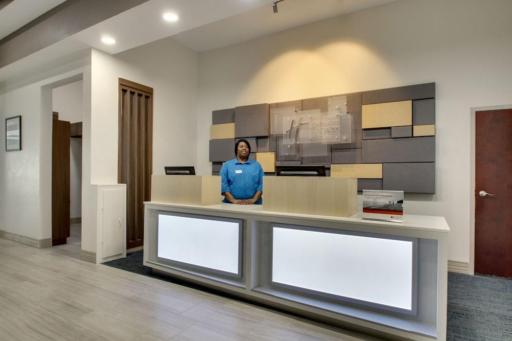 Holiday Inn Express & Suites Laurel By Ihg Bagian luar foto