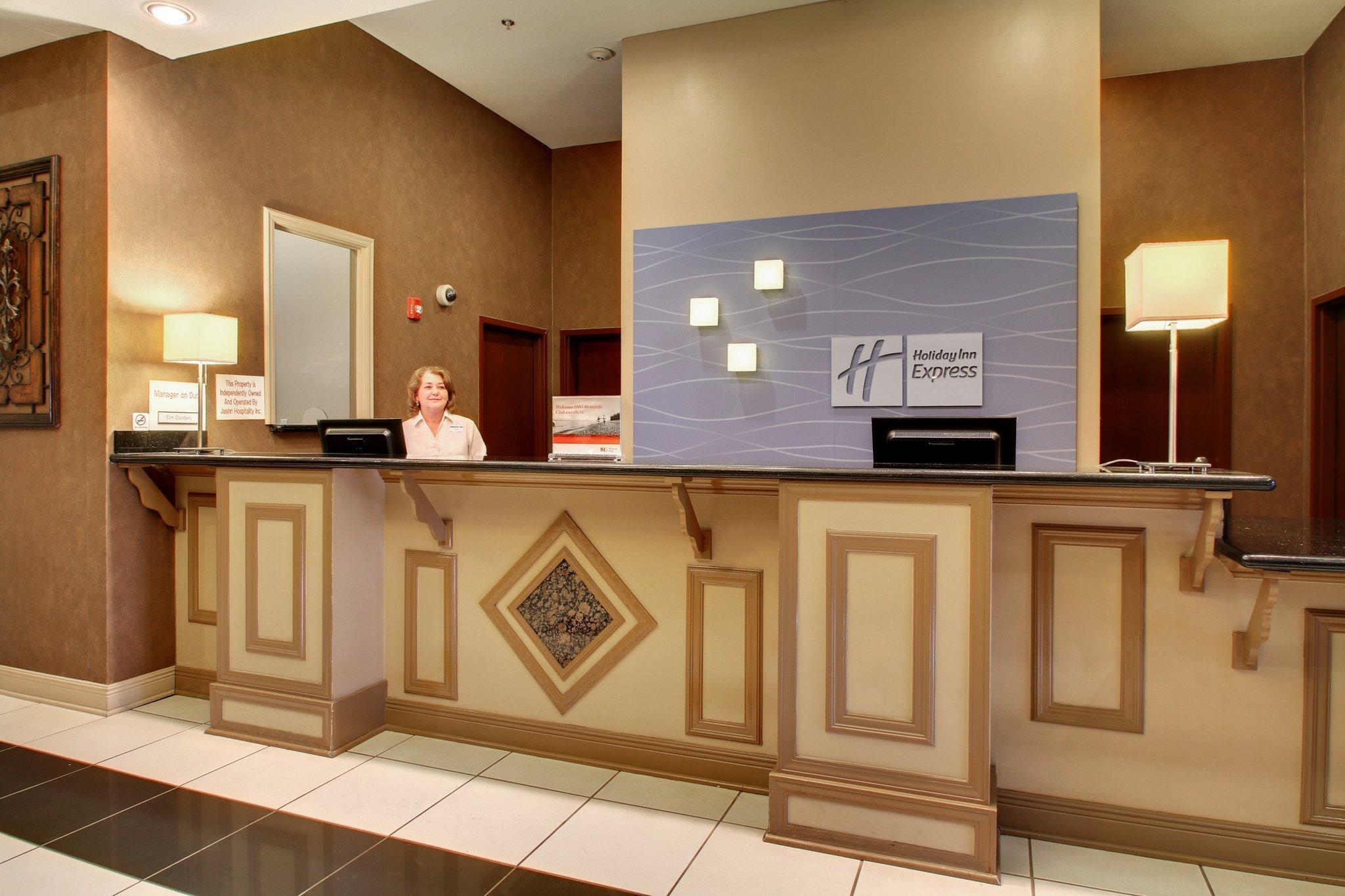 Holiday Inn Express & Suites Laurel By Ihg Bagian luar foto
