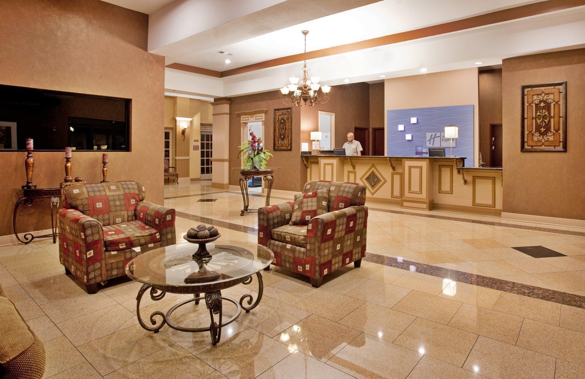 Holiday Inn Express & Suites Laurel By Ihg Bagian luar foto