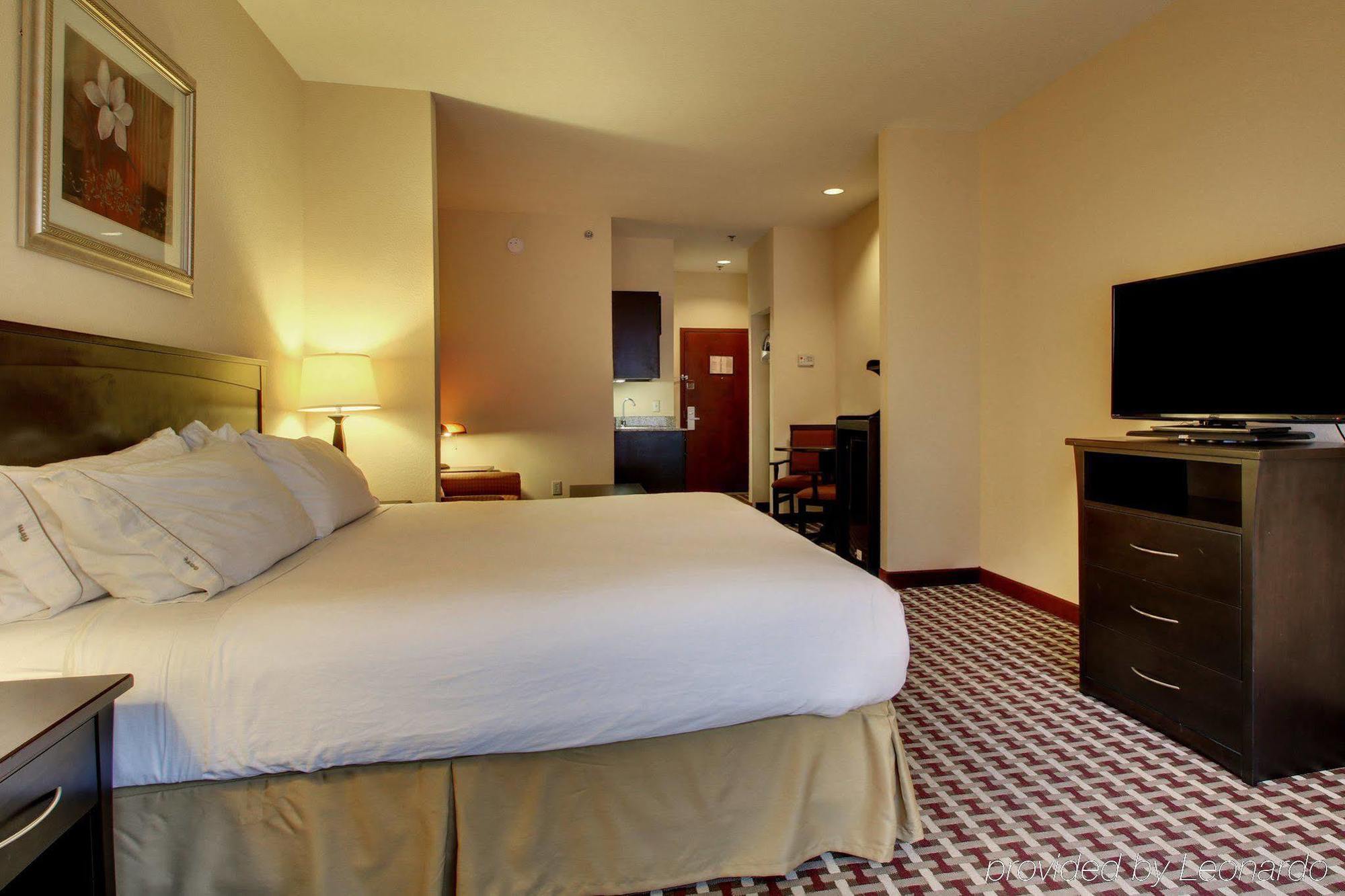 Holiday Inn Express & Suites Laurel By Ihg Bagian luar foto
